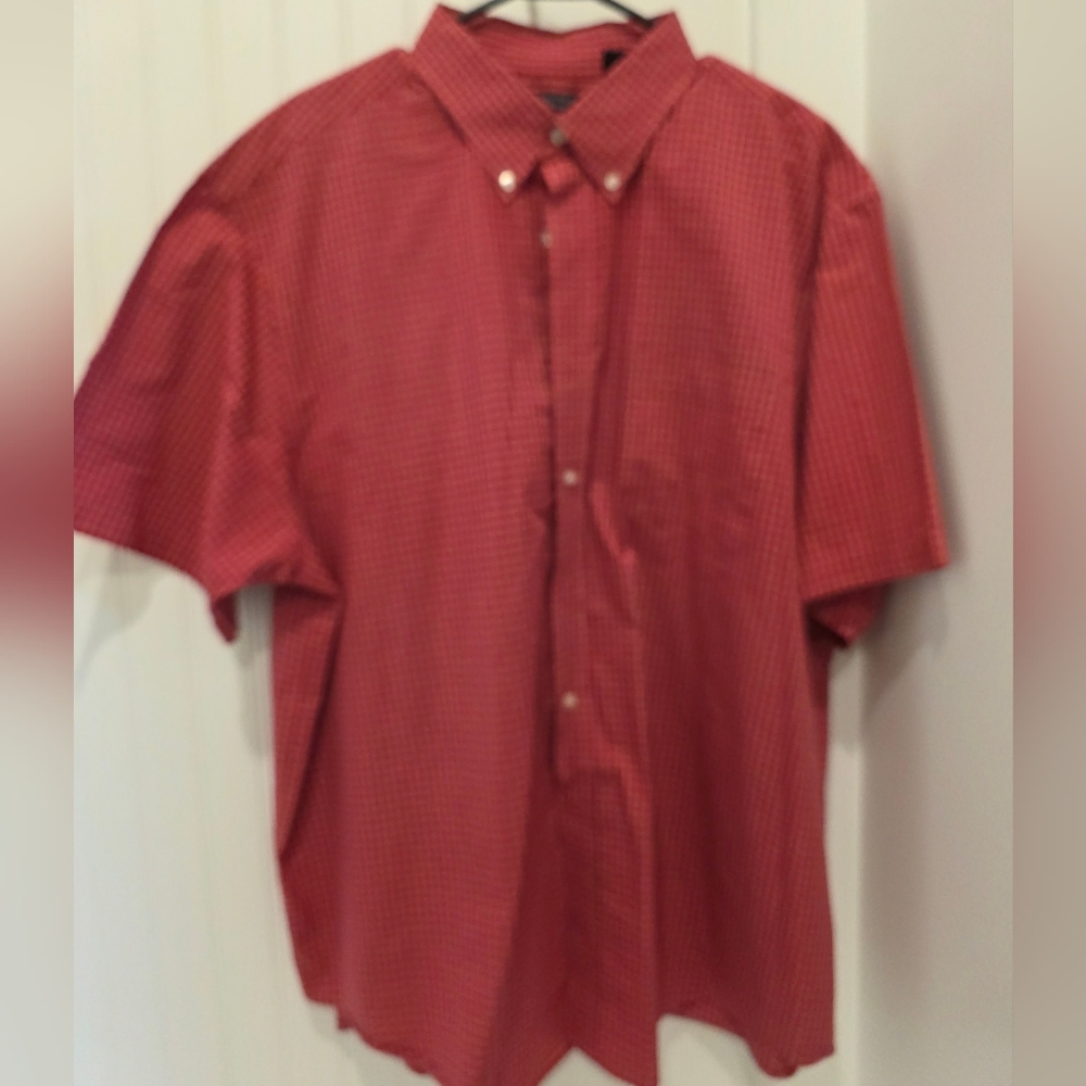 Roundtree & Yorke Red Plaid Button-Up Shirt